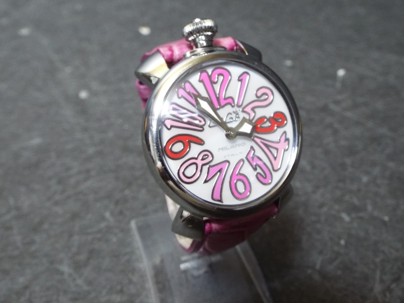 ガガミラノ　マヌアーレ　40mm　ピンク　腕時計